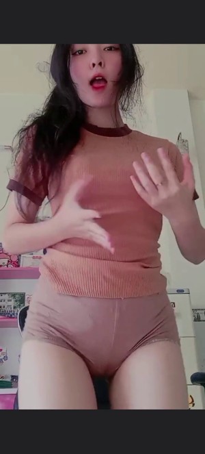 Lê Gia Mỹ chat sex Zalo khoe hào múp mới các anh zô húp